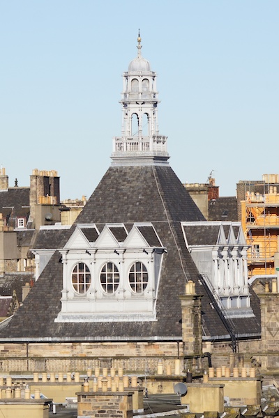 TER grey roof round windows