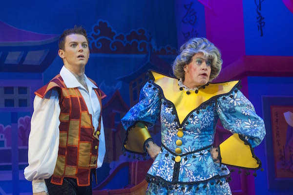 Aladdin (Greg Barrowman) and Widow Twankey (Allan Stewart)