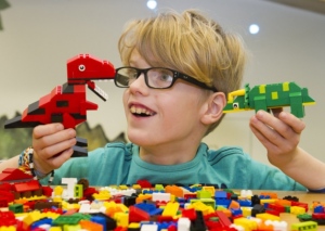 Howie McNeill at Lego night at the library: image by Lesley Martin/TPSL