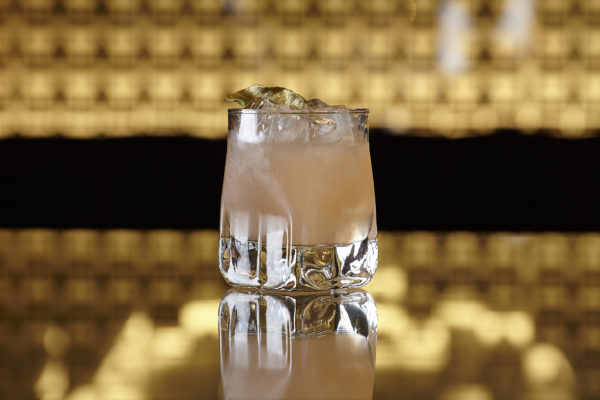 ONE SQ GIN2182Cocktail & Gold Leaf