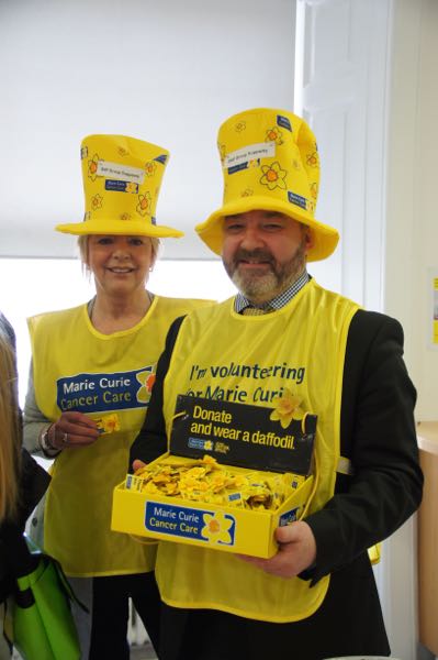 SNP Group Leader Sandy Howat  and Councillor Cathy Fullerton ready to raise money!