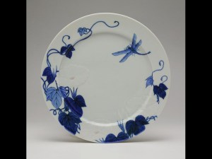 Month plate by Seifu Yohei III, with flowers and dragonfly c1890. Image: NMS