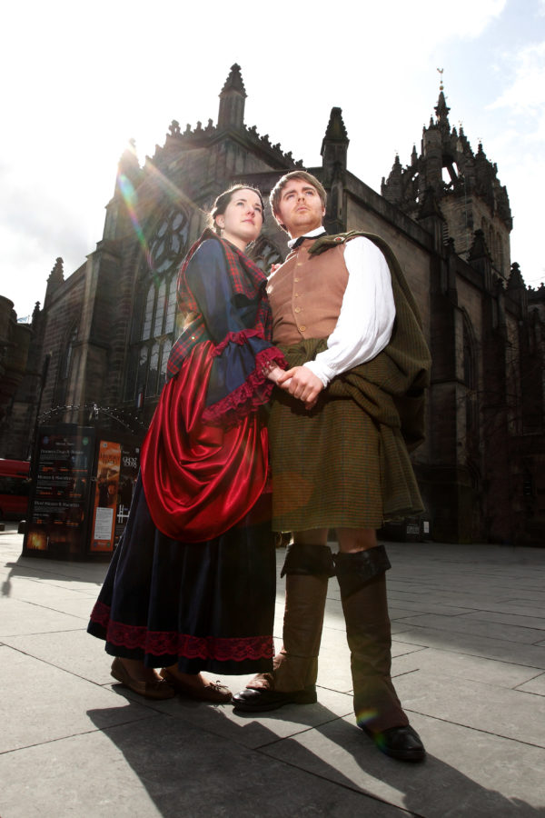 01/04/15 - Visit Scotland -  Outlander Tours - Royal Mile, Edinburgh.