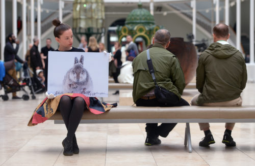 51st Wildlife Photographer of the Year Exhibition Friday 16 September 2016 to 19 February 2017 National Museum of Scotland, Chambers Street, Edinburgh The world-renowned Wildlife Photographer of the Year exhibition, on tour from the Natural History Museum in London, will open at the National Museum of Scotland on Friday 16 September 2016. This will be the only Scottish venue for the exhibition, which will feature 100 awe-inspiring images, from fascinating animal behaviour to breath-taking wild landscapes. Wildlife Photographer of the Year is the most prestigious photography event of its kind, providing a global platform that showcases the natural worldÕs most astonishing and challenging sights for over 50 years. Launching in 1965 and attracting 361 entries, today the competition receives almost 50,000 entries from 95 countries highlighting its enduring appeal. The 100 images from the fifty-first competition have embarked on an international tour allowing them to be seen by millions of people across six continents. Through the lens of wildlife photography, the exhibition captures the intrigue and beauty of our planet, giving us a glimpse of the natural world as it has never been seen before. Alice Wyllie of the Museum with Snow Hare by Rosamund Macfarlane Neil Hanna Photography www.neilhannaphotography.co.uk 07702 246823