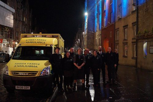 street-assist-edinburgh-volunteers-on-the-royal-mile