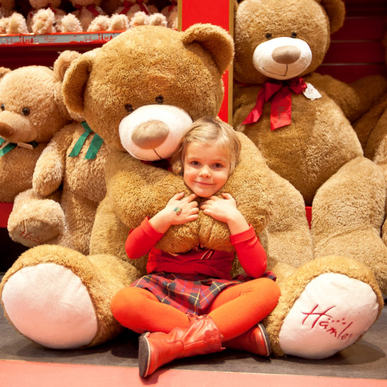 hamleys giant toffee bear