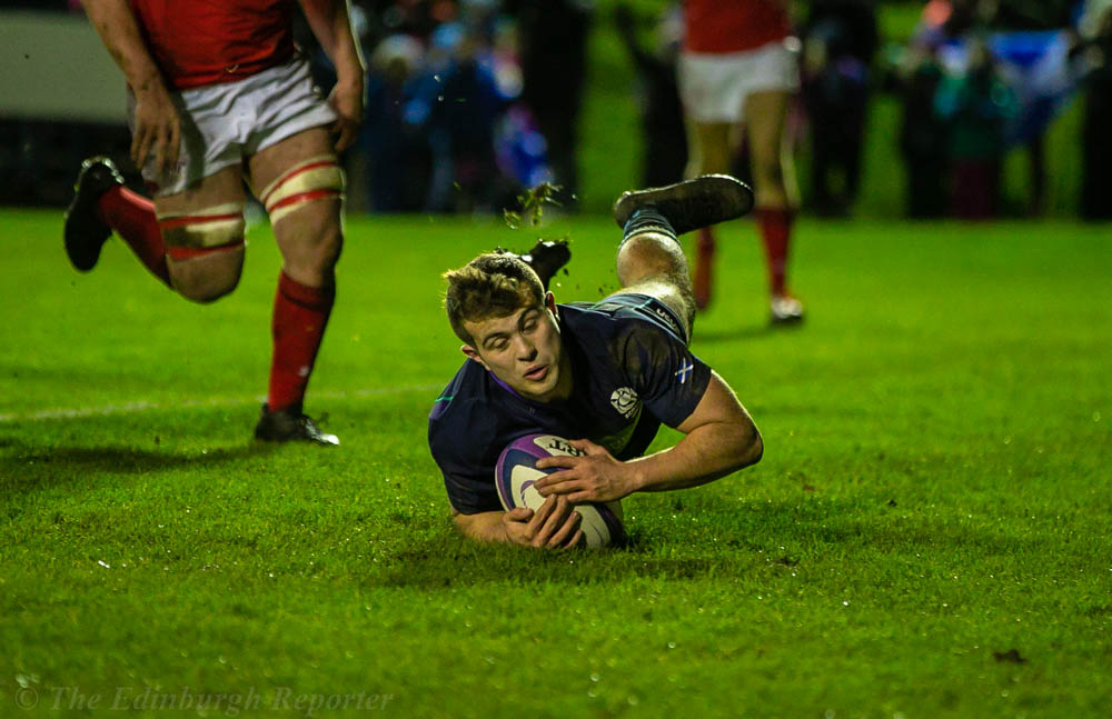 Robbie McCallum scoring Scotland's second try